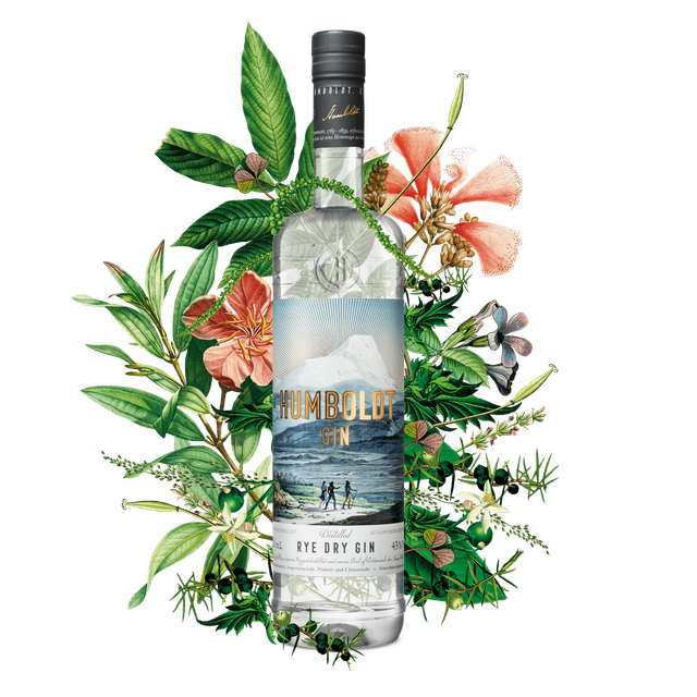 Der Humboldt Gin steht im Mittelpunkt, umgeben von einer Vielzahl von Pflanzen und floralen Elementen, die Frische ausstrahlen.